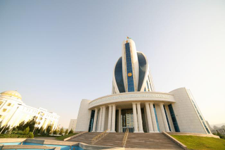 Illustration for article titled Turkmenistan's Astonishing Attempt To Build A City Of The Future